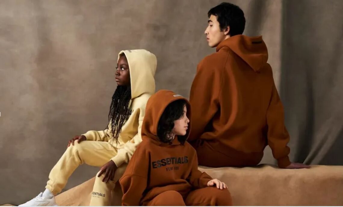 Essentials Hoodie Canada: The Symbol of Effortless Modern Style