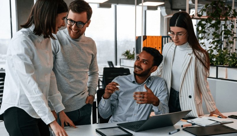 The Strategies Used By Top Companies To Draw In And Keep Top Talent